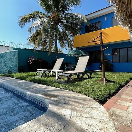 Chalet En Puerto San Jose Exterior photo
