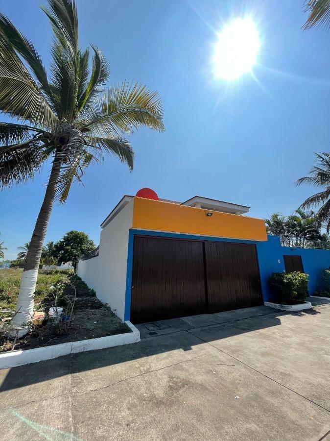 Chalet En Puerto San Jose Exterior photo