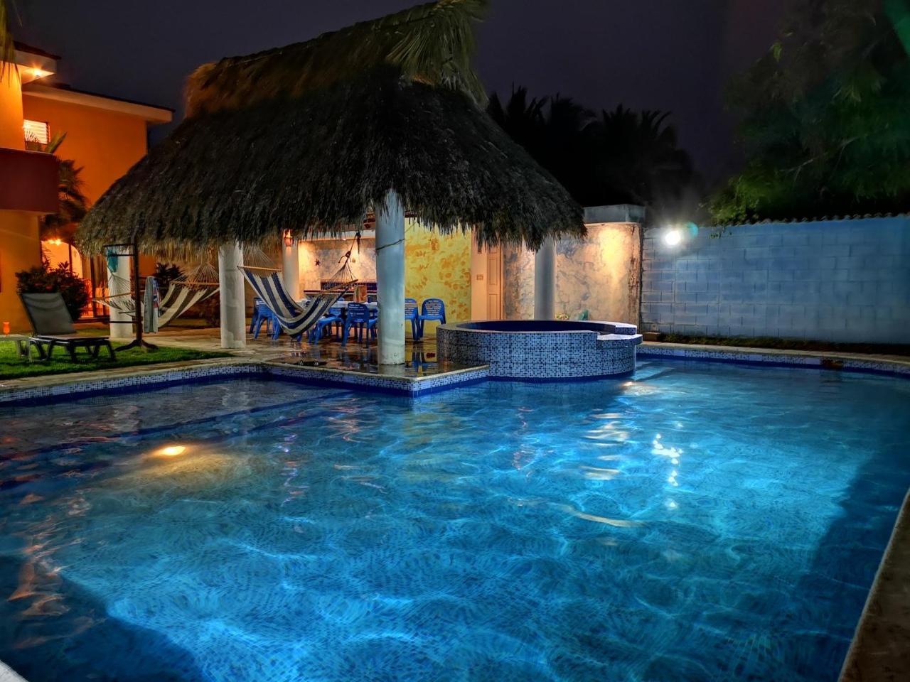 Chalet En Puerto San Jose Exterior photo
